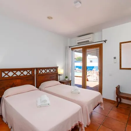 Silvia Ii By فيلة كوراليهو